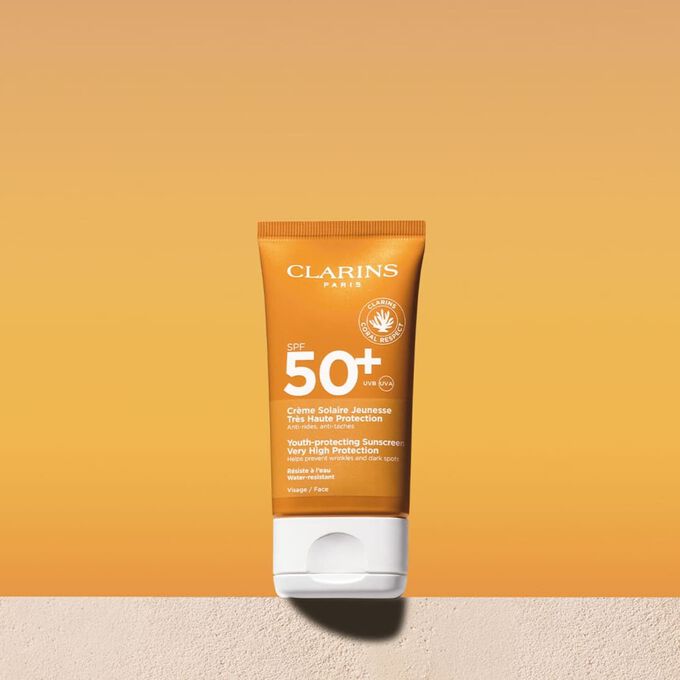 Youth-protecting Sunscreen Very High Protection SPF50+